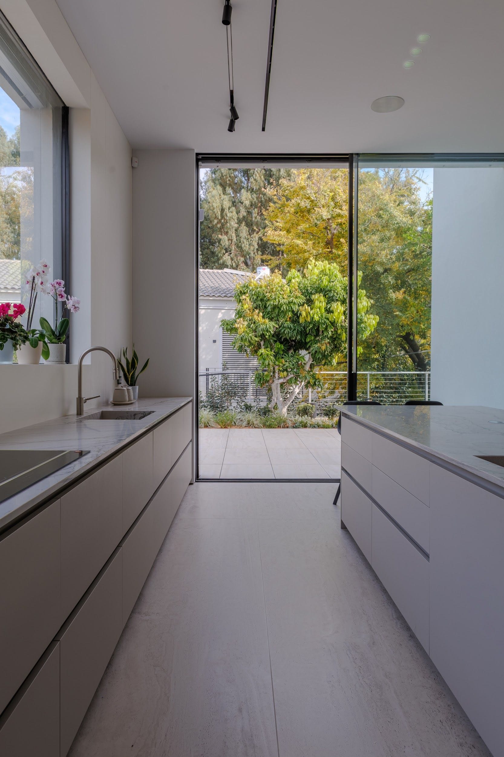 CN House - Image 9