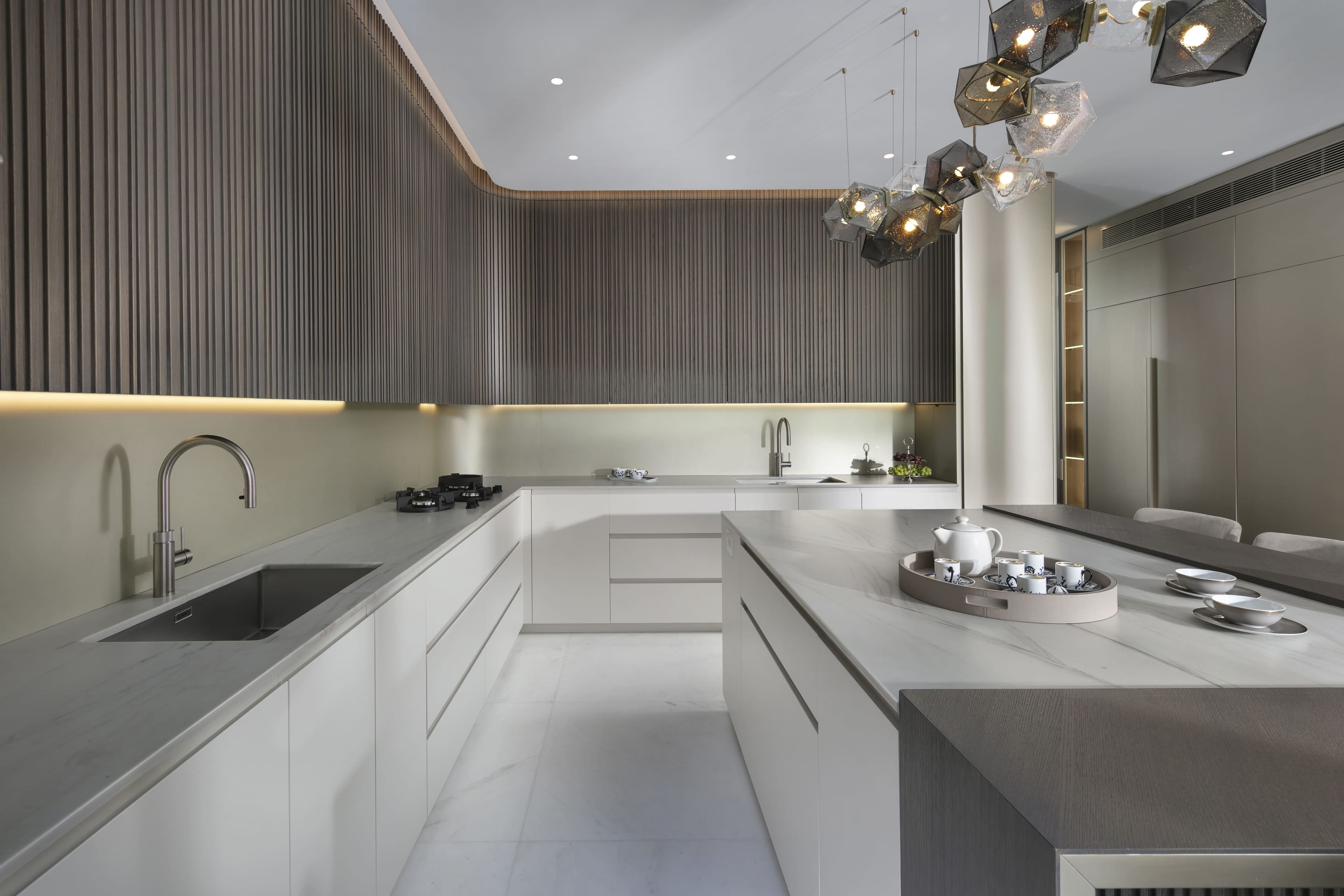LV House - Image 8
