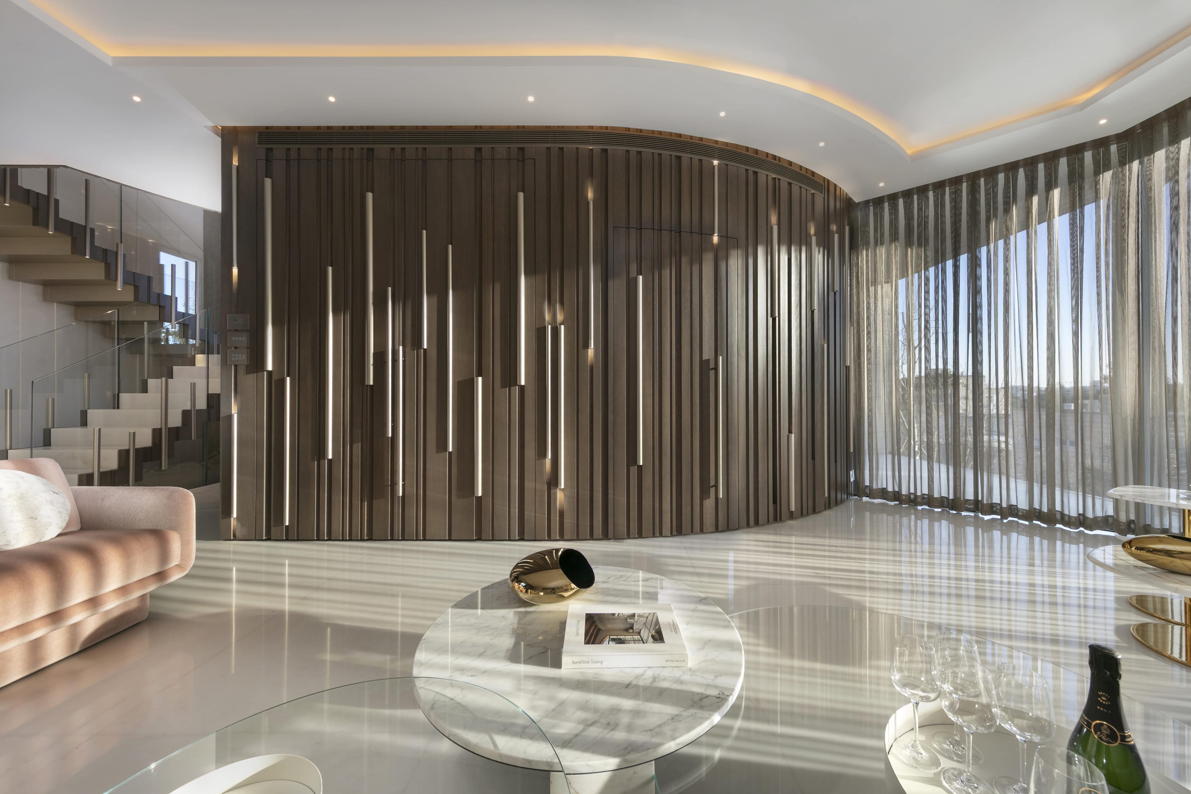 LV House - Image 2