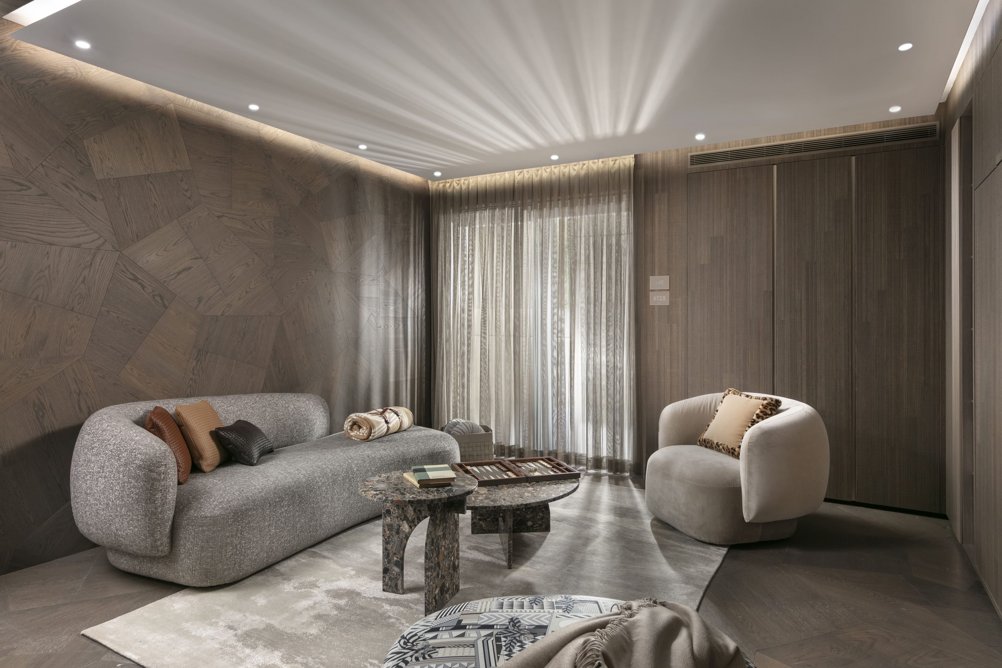 LV House - Image 14